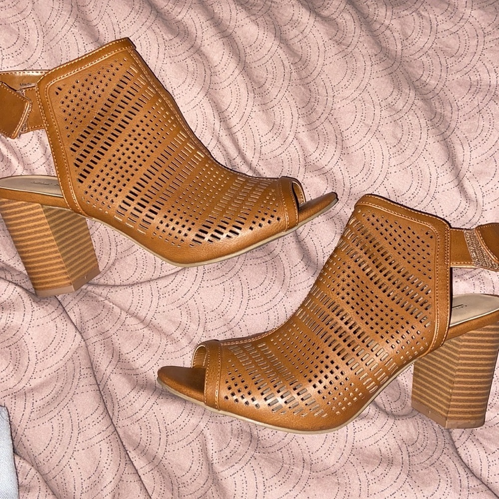 2/$40✨ Call it spring gladiator sandal​